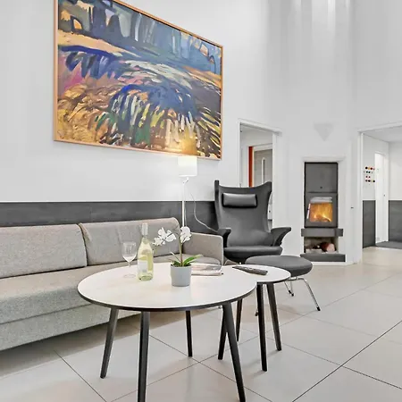 2 Bedroom Beautiful Home In Grenaa Holiday home